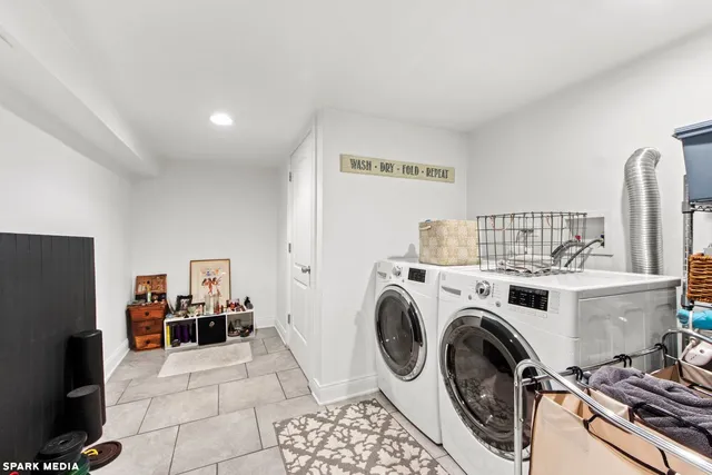 $2,300 | 1621 North McVicker Avenue, Unit 2, Chicago, IL 60639