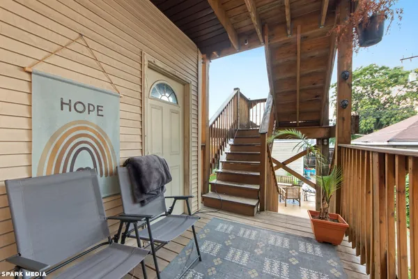 $2,300 | 1621 North McVicker Avenue, Unit 1, Chicago, IL 60639