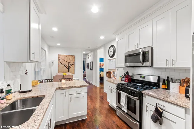 $2,300 | 1621 North McVicker Avenue, Unit 2, Chicago, IL 60639