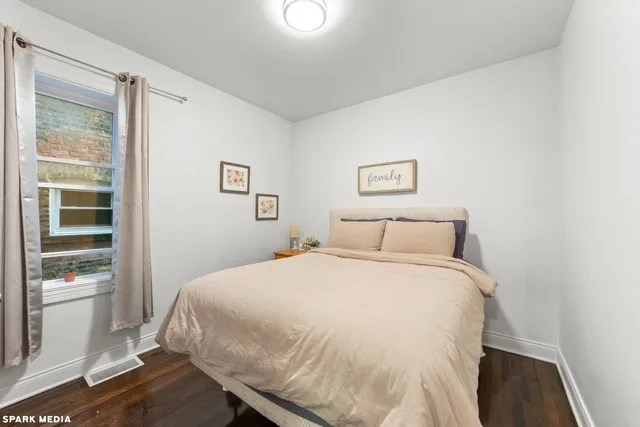 $2,300 | 1621 North McVicker Avenue, Unit 2, Chicago, IL 60639