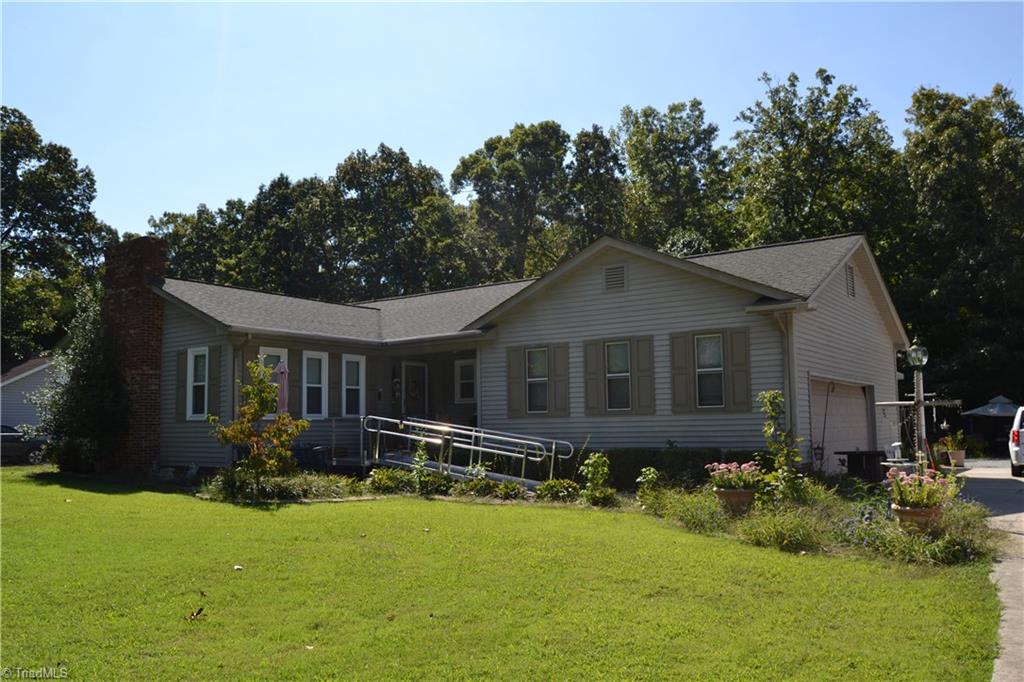 1392 Sullivan Road Thomasville, NC 27360 - Photo 1 of 5