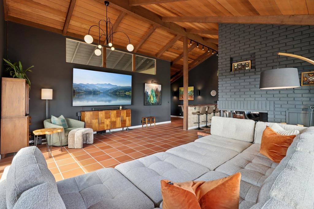 2073 Elevado Road Vista, CA 92084 - Photo 14 of 73