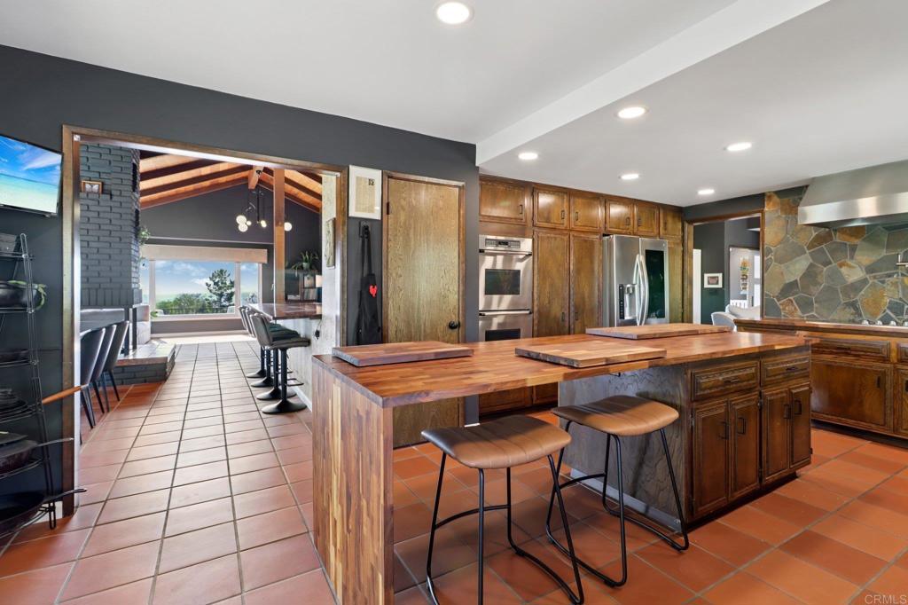 2073 Elevado Road Vista, CA 92084 - Photo 19 of 73