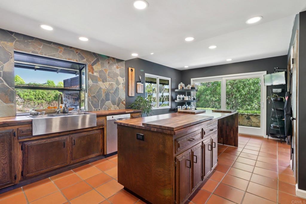 2073 Elevado Road Vista, CA 92084 - Photo 20 of 73