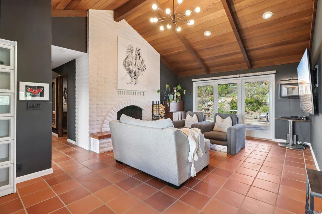 2073 Elevado Road Vista, CA 92084 - Photo 22 of 73