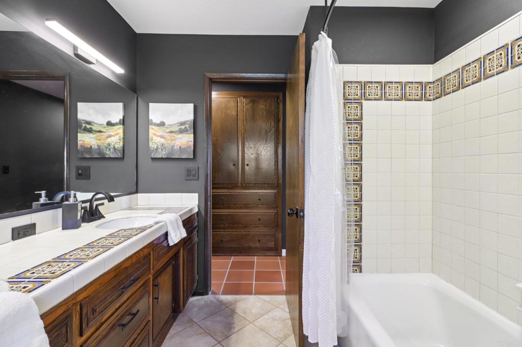 2073 Elevado Road Vista, CA 92084 - Photo 32 of 73