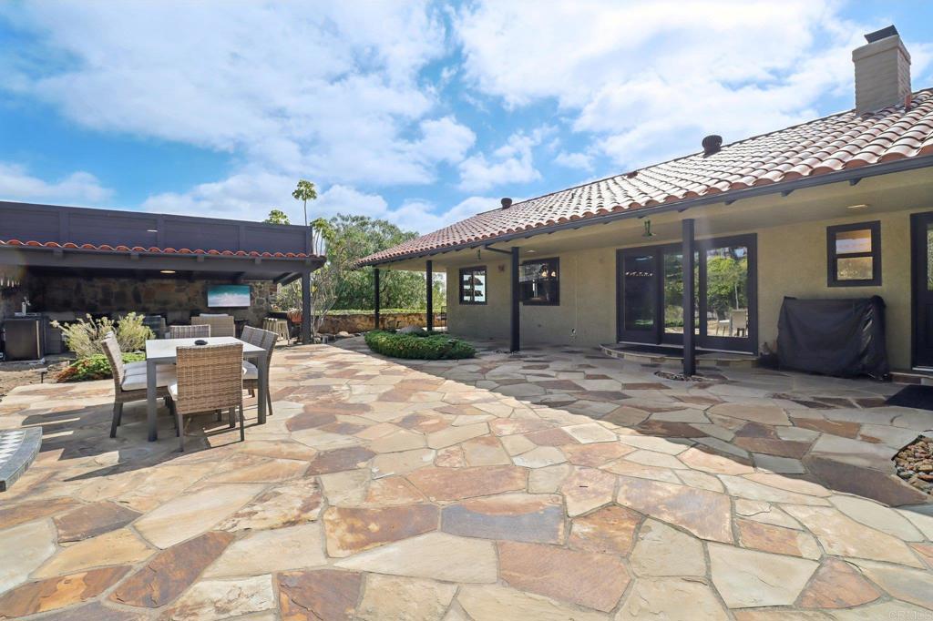 2073 Elevado Road Vista, CA 92084 - Photo 43 of 73