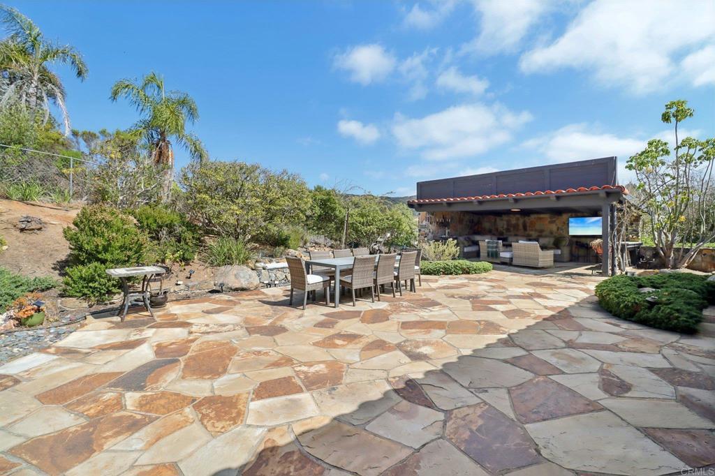 2073 Elevado Road Vista, CA 92084 - Photo 44 of 73