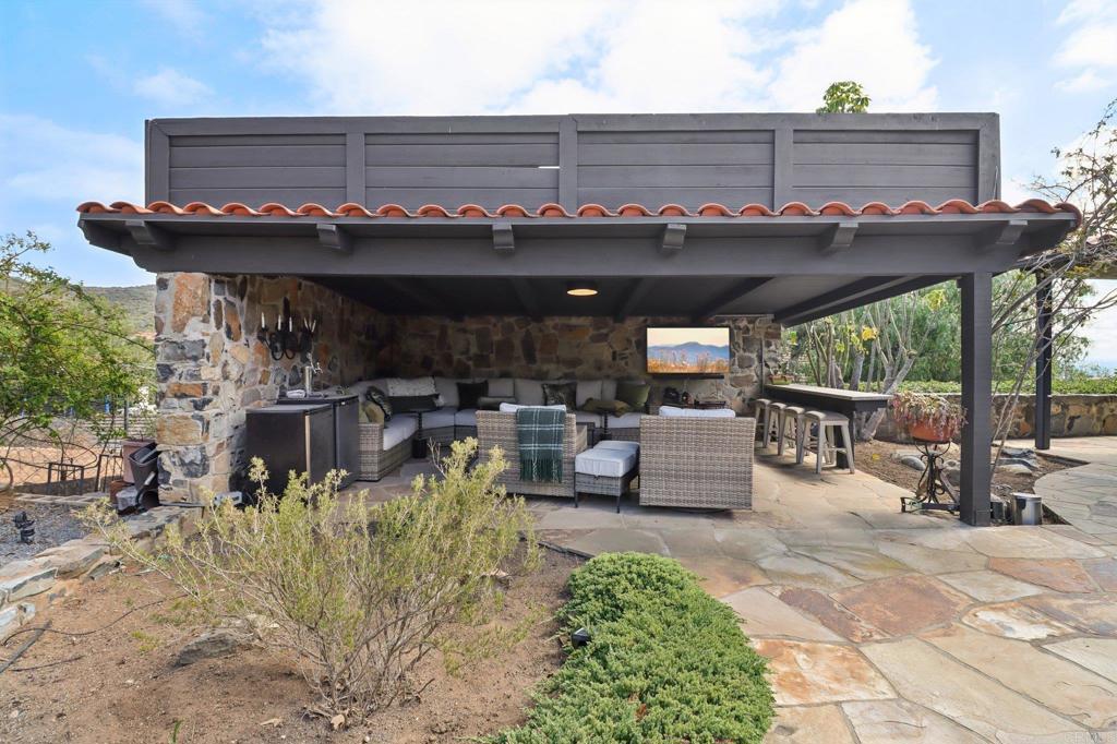 2073 Elevado Road Vista, CA 92084 - Photo 45 of 73