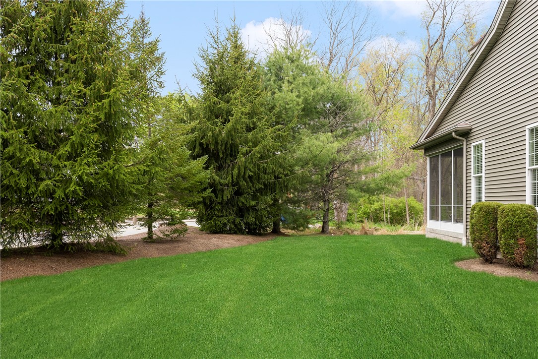 315 Old River Road, Unit 11 Lincoln, RI 02838 - Photo 24 of 27 Side yard