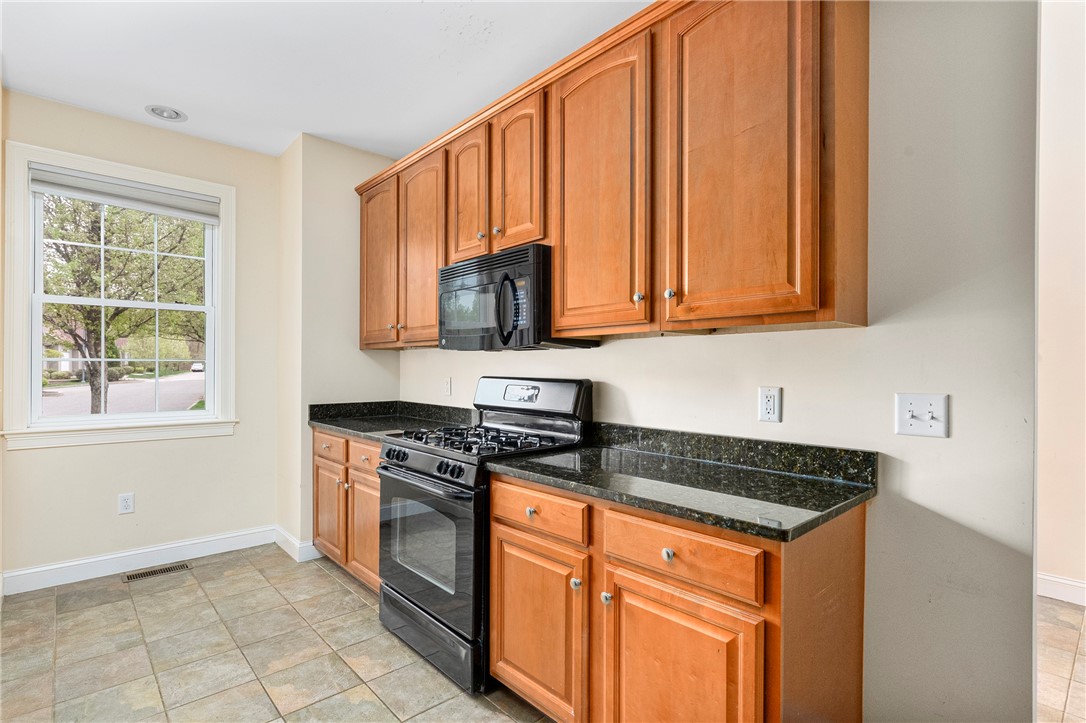 315 Old River Road, Unit 11 Lincoln, RI 02838 - Photo 10 of 27