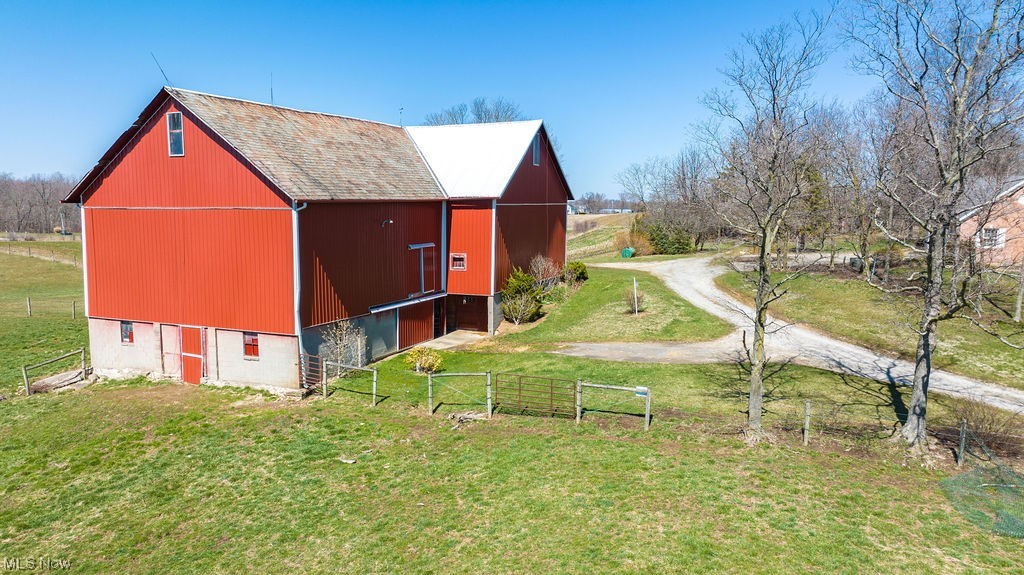 25142 Georgetown Road Homeworth, OH 44634 - Photo 4 of 35