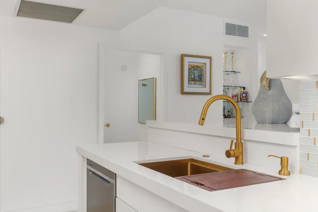 a close view of sink and tap