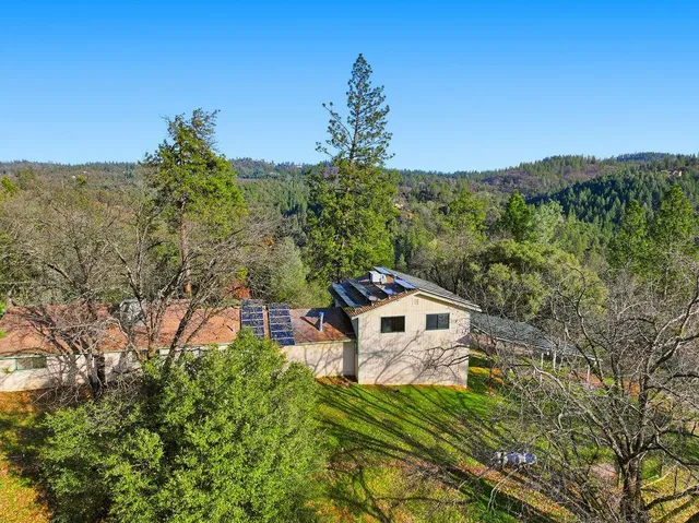 $355,000 | 20085 Woodbury Drive, Grass Valley, CA 95949