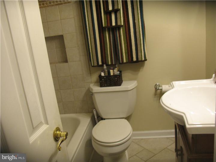 701 Welsh Road Philadelphia, PA 19115 - Photo 15 of 25 Bathroom