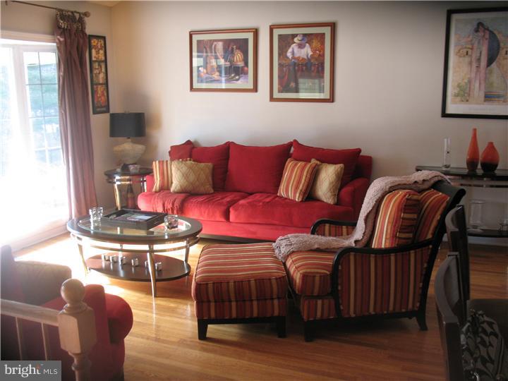 701 Welsh Road Philadelphia, PA 19115 - Photo 3 of 25 Living Room