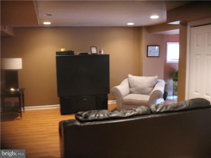 701 Welsh Road Philadelphia, PA 19115 - Photo 21 of 25 Family Room