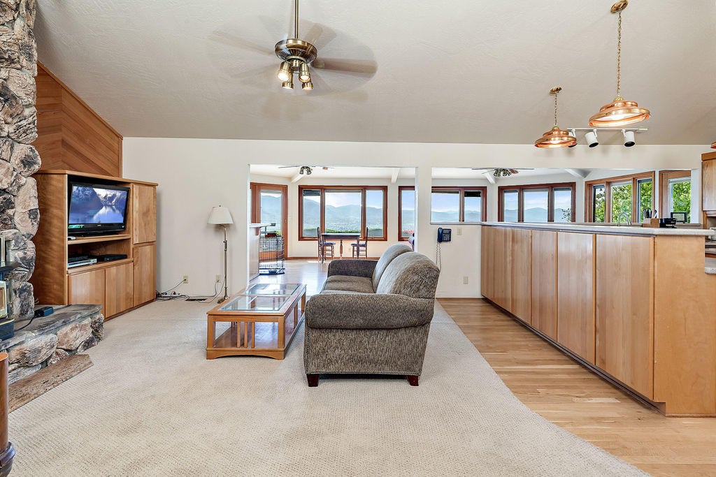 6069 Hughes Road Medford, OR 97504 - Photo 52 of 84 HR(52)