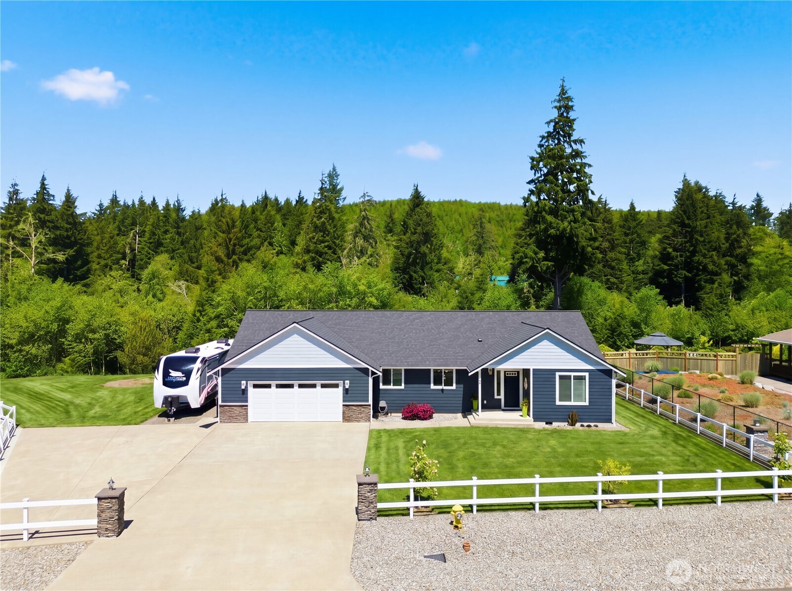 40 Sandtrap Lane Aberdeen, WA 98520 - Photo 2 of 40