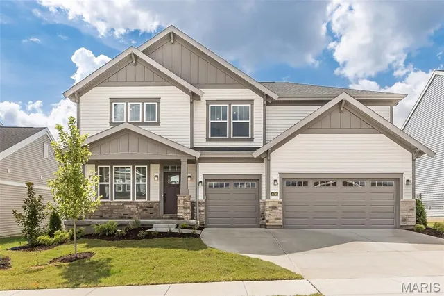 $705,900 | 6730 Snowy Owl Lane, St. Louis, MO 63123