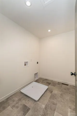 $705,900 | 6730 Snowy Owl Lane, St. Louis, MO 63123