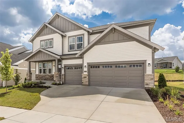 $705,900 | 6730 Snowy Owl Lane, St. Louis, MO 63123