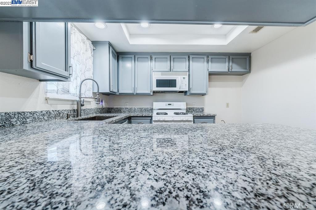 21019 Rambling Road Apple Valley, CA 92308 - Photo 11 of 19