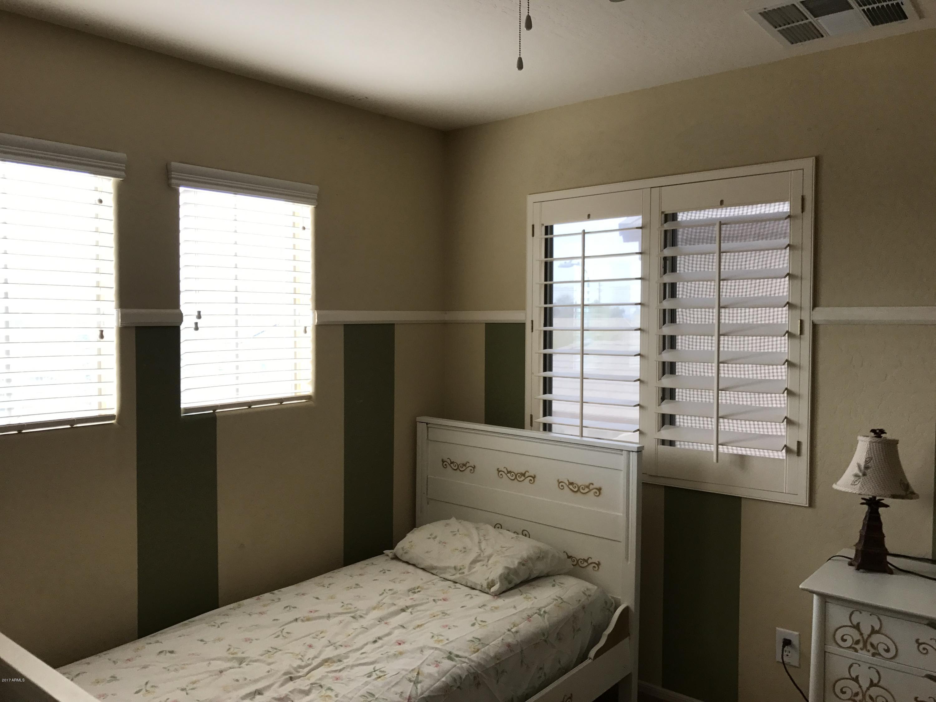 6926 West Trumbull Road Phoenix, AZ 85043 - Photo 9 of 34 20170111_181901430_iOS