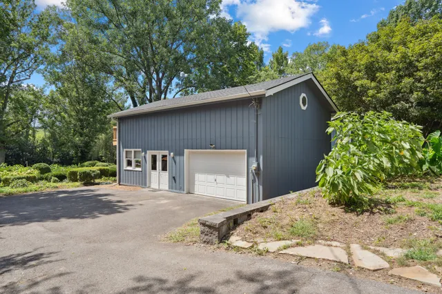 $1,350,000 | 9032 South Harpeth Court, Nashville, TN 37221