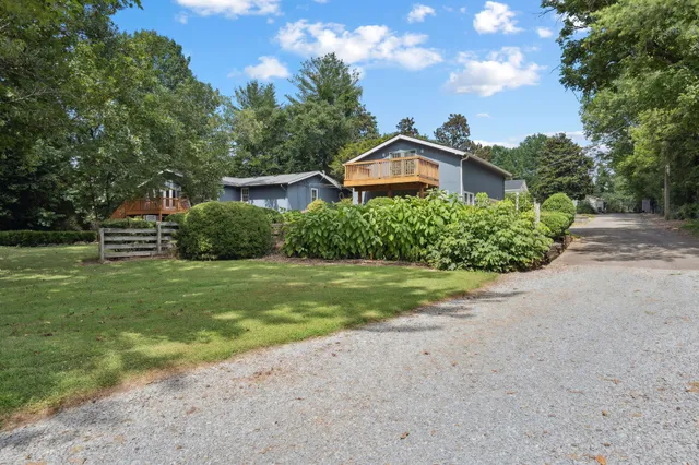 $1,350,000 | 9032 South Harpeth Court, Nashville, TN 37221