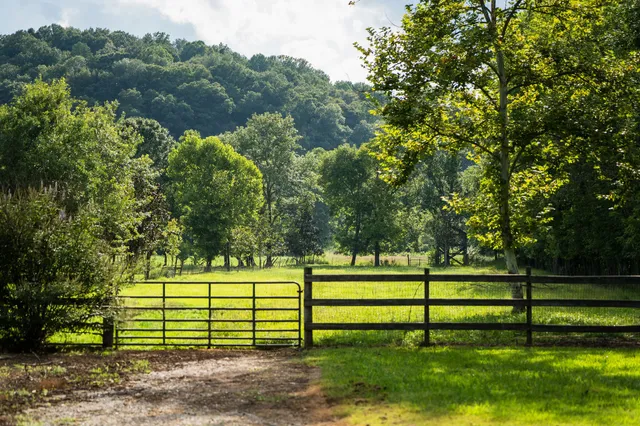 $1,350,000 | 9032 South Harpeth Court, Nashville, TN 37221