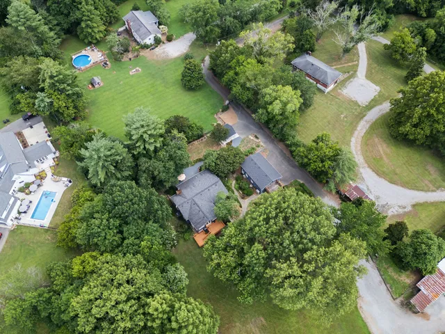 $1,350,000 | 9032 South Harpeth Court, Nashville, TN 37221