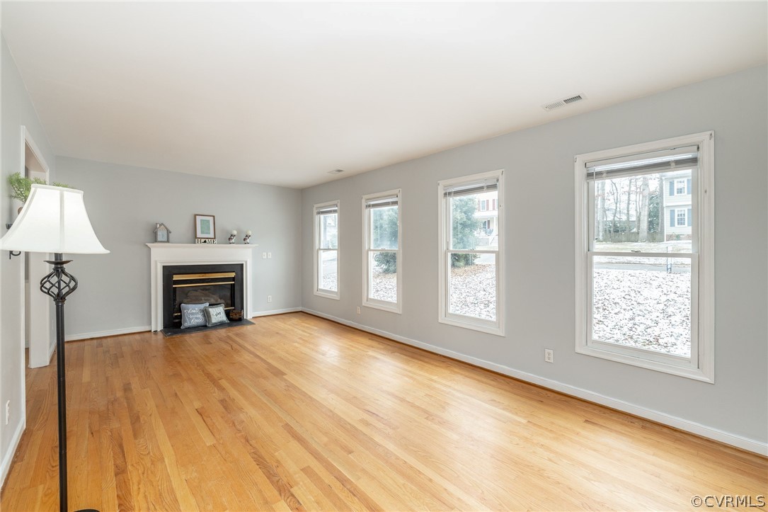 5502 Highberry Woods Road Midlothian, VA 23112 - Photo 8 of 42 Great Room with lots of natural light