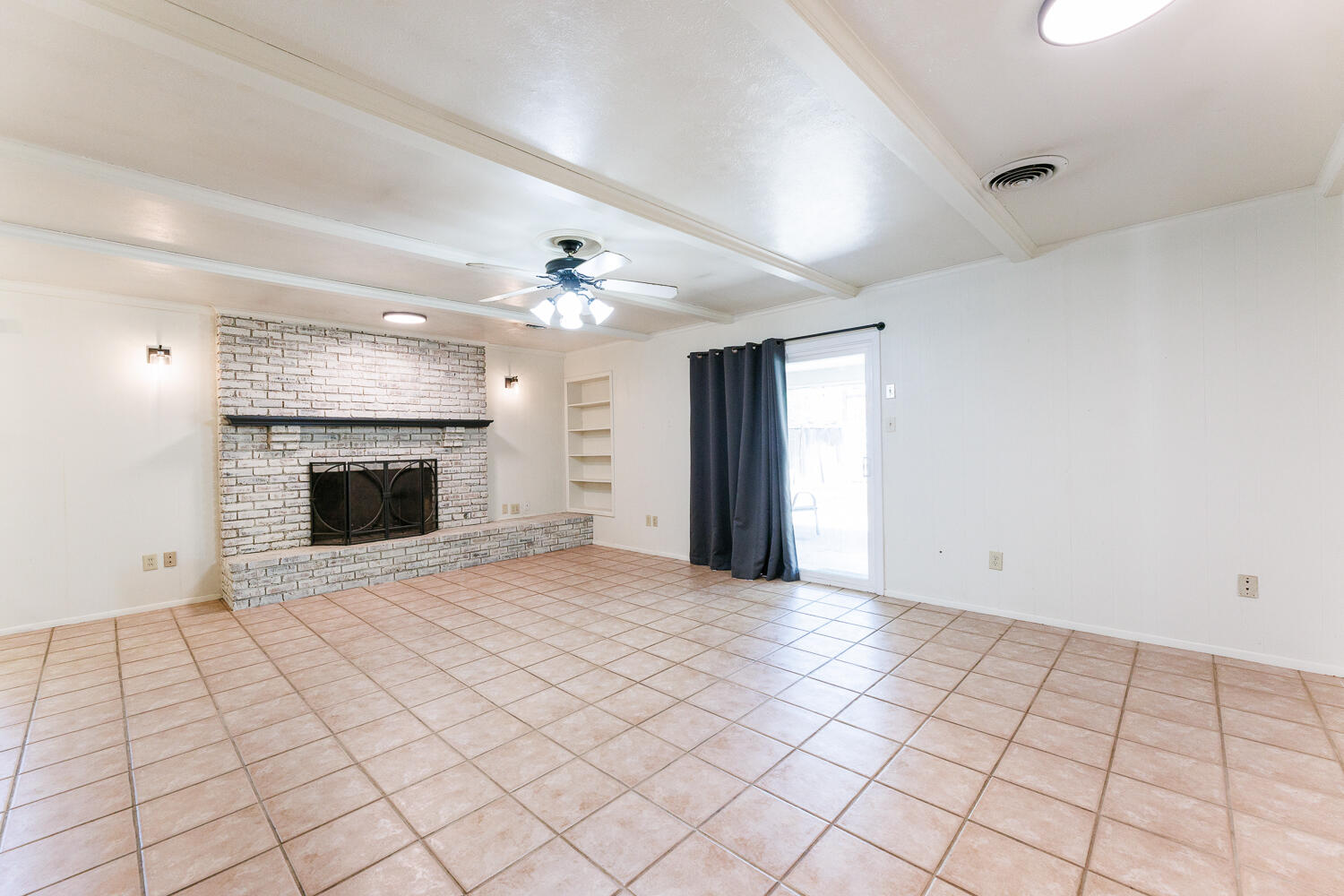4618 30th Street Lubbock, TX 79410 - Photo 20 of 42 Living Area