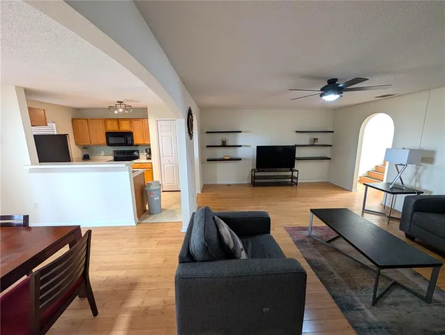 $1,975 | 4656 Ashburn Square Drive, Tampa, FL 33610