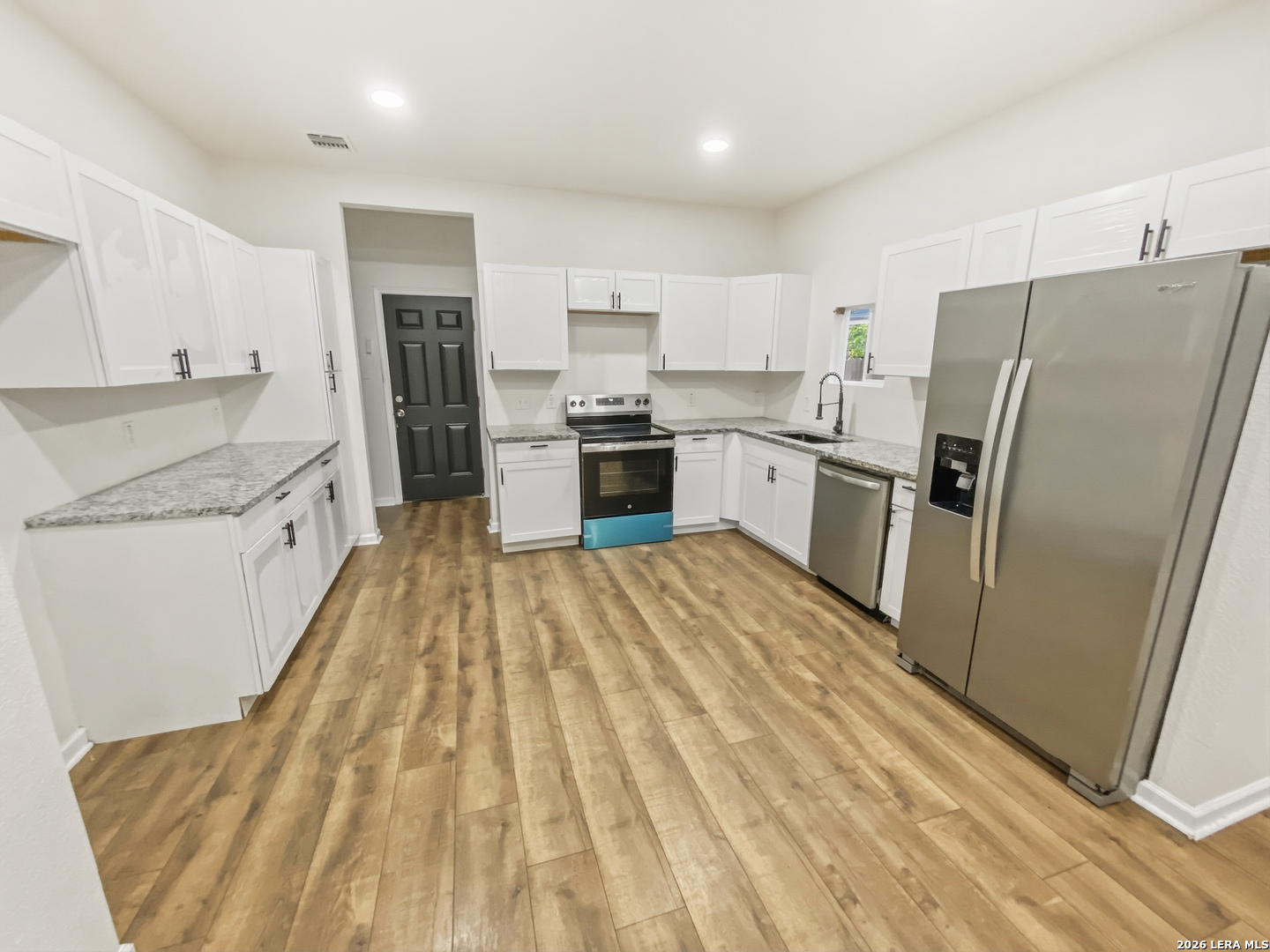 338 Southwest 42nd Street San Antonio, TX 78237 - Photo 9 of 25