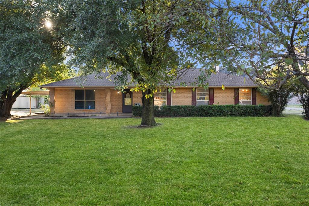 541 Daisy Road Midlothian, TX 76065 - Photo 1 of 1 Ranch-style home featuring a front lawn