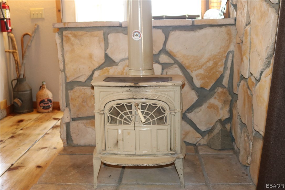 1143 Ridge Road Fawnskin, CA 92333 - Photo 11 of 27 Gallery Image 11
