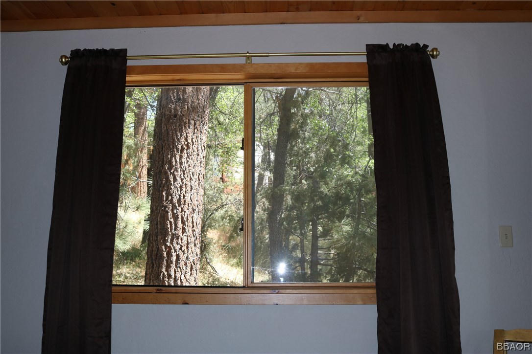 1143 Ridge Road Fawnskin, CA 92333 - Photo 14 of 27 Gallery Image 14
