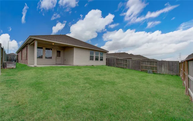 $2,099 | 9211 Redwood Br Drive, Baytown, TX 77521