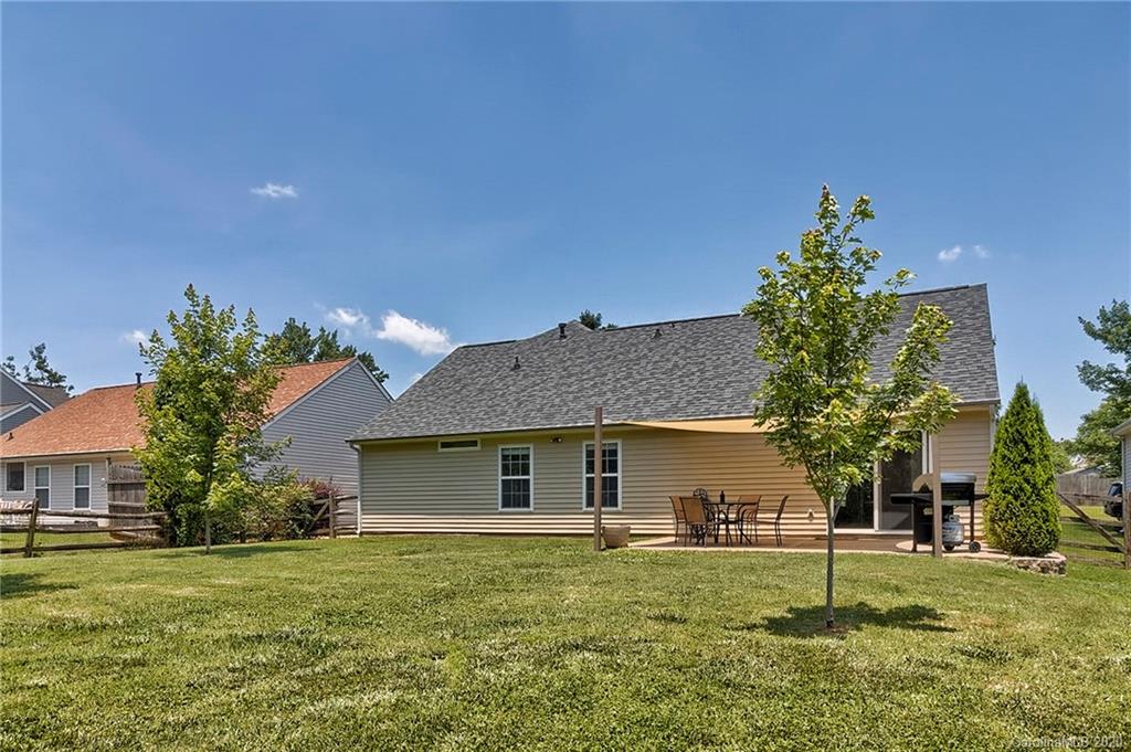 13314 Philip Michael Road Huntersville, NC 28078 - Photo 35 of 39 a house view with a garden space