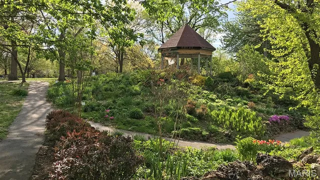 $174,900 | 2320 Rutger Street, Unit E, St. Louis, MO 63104