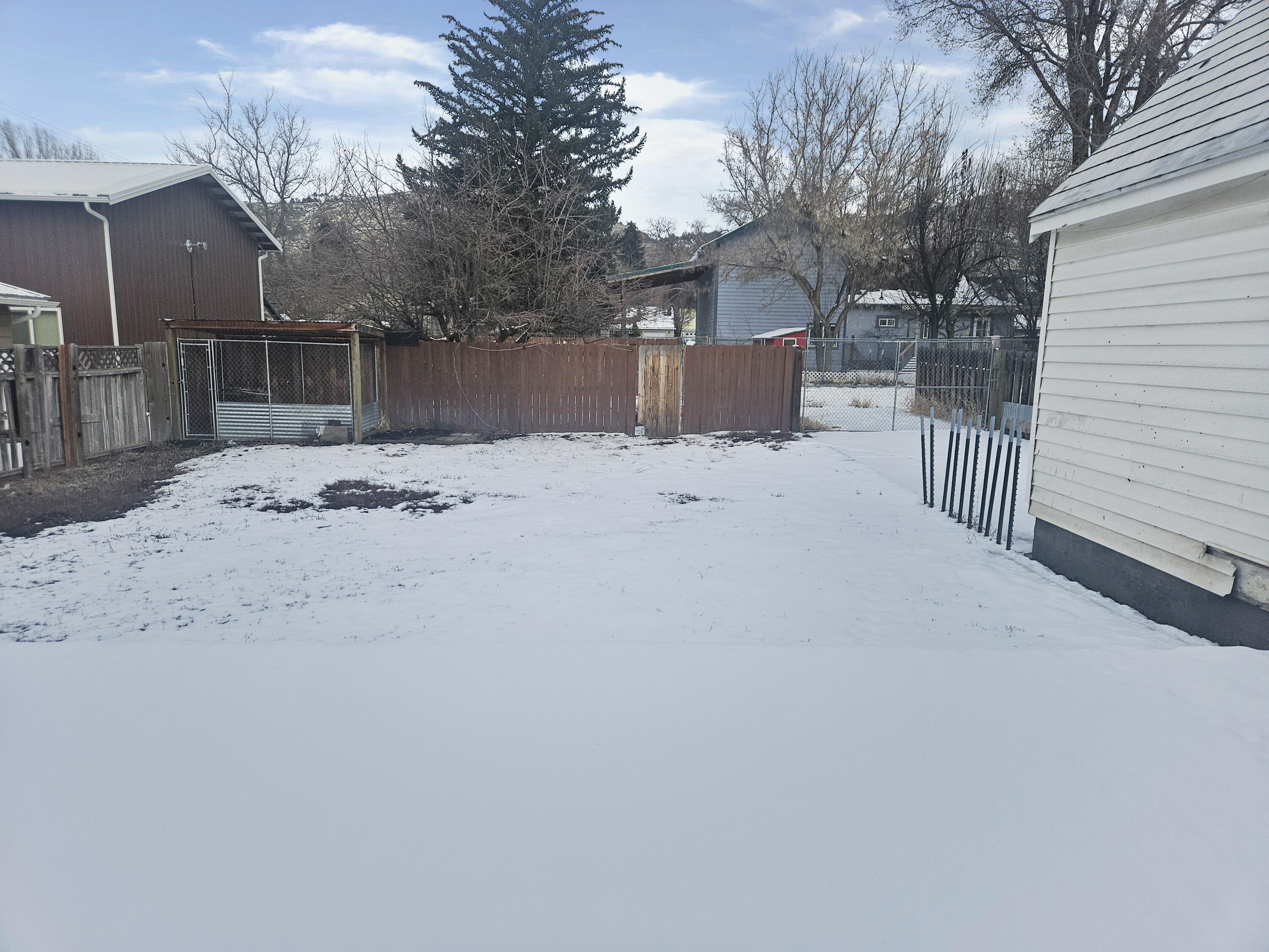 413 South H Street Lakeview, OR 97630 - Photo 16 of 17 17. Backyard