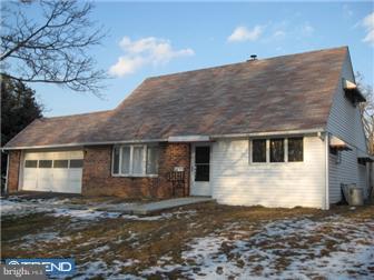 24 Long Loop Road Levittown, PA 19056 - Photo 1 of 4 Exterior Front