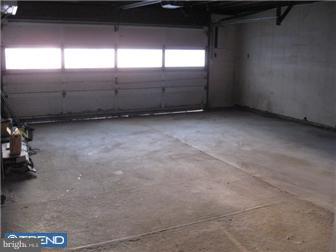 24 Long Loop Road Levittown, PA 19056 - Photo 4 of 4 Garage