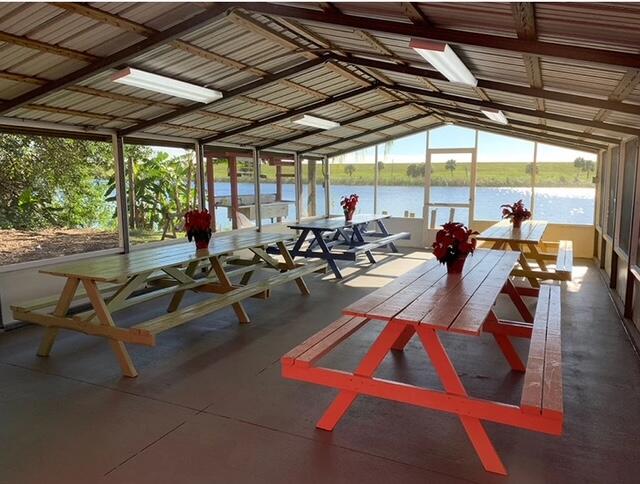 8680 Highway 441, Unit 35 Okeechobee, FL 34974 - Photo 6 of 10 IMG_7421