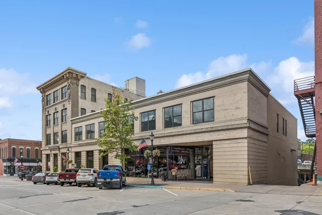 $192,900 | 222 Bush Street, Unit 404, Red Wing, MN 55066