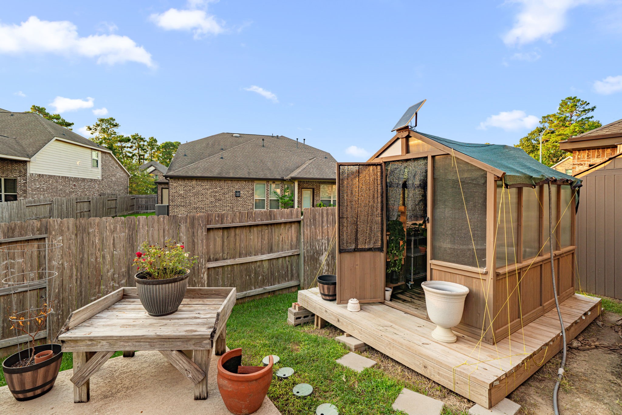 931 South Chamfer Way Crosby, TX 77532 - Photo 12 of 40 a front view of a house with garden