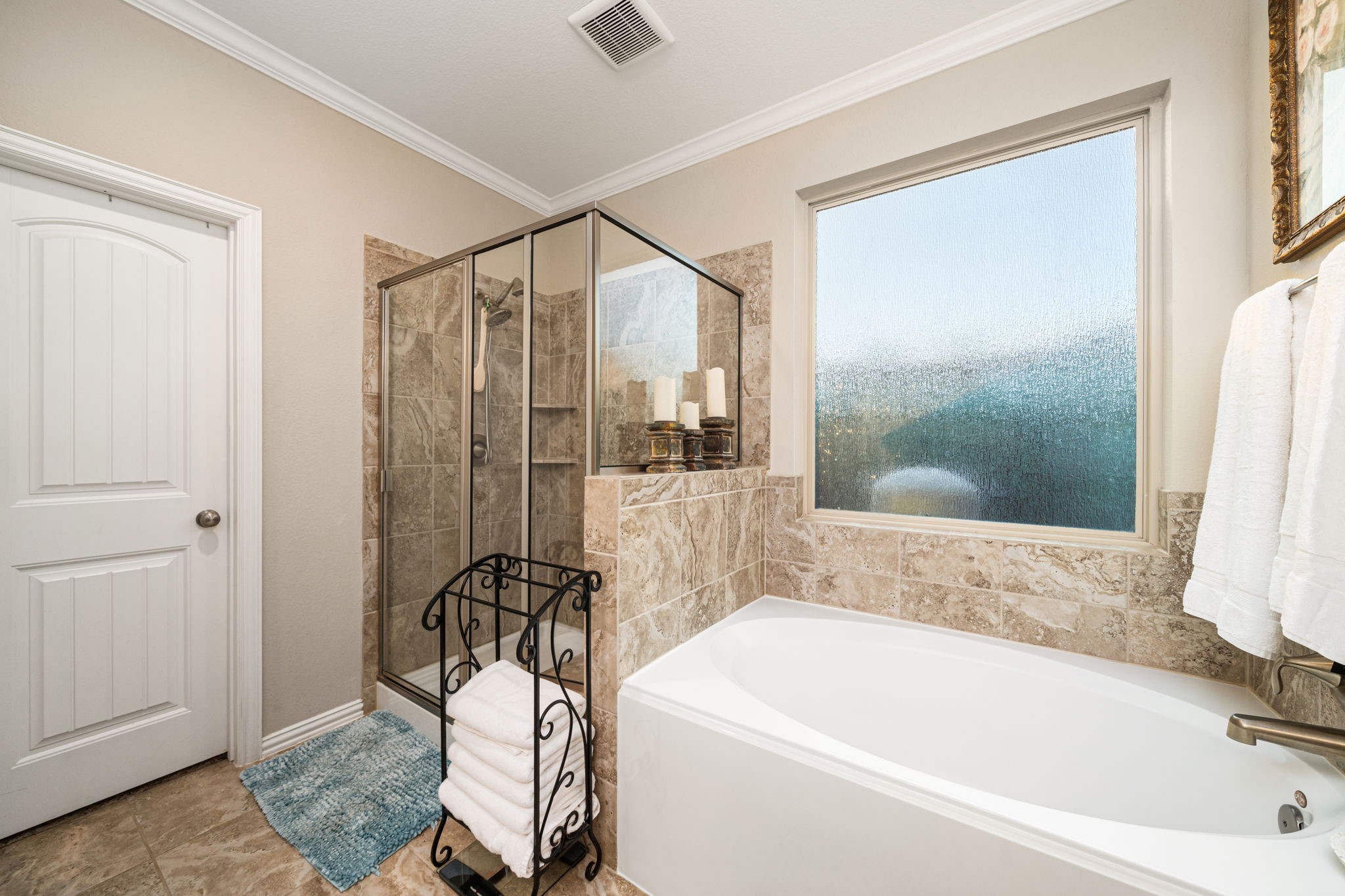 931 South Chamfer Way Crosby, TX 77532 - Photo 30 of 40 a bathroom with a bathtub and a shower