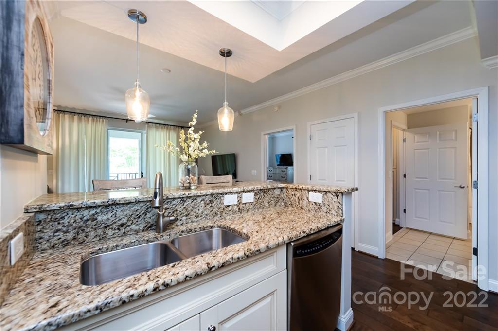 300 West 5th Street Charlotte, NC 28202 - Photo 11 of 38